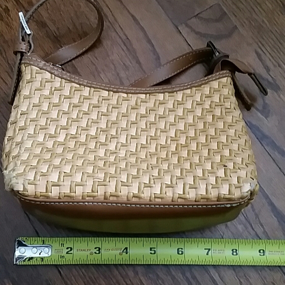 Woven Handbag - Picture 7 of 8